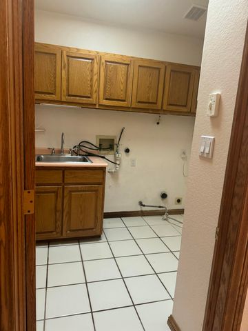 7010 Pala Mesa Court NE, Albuquerque, NM 87111