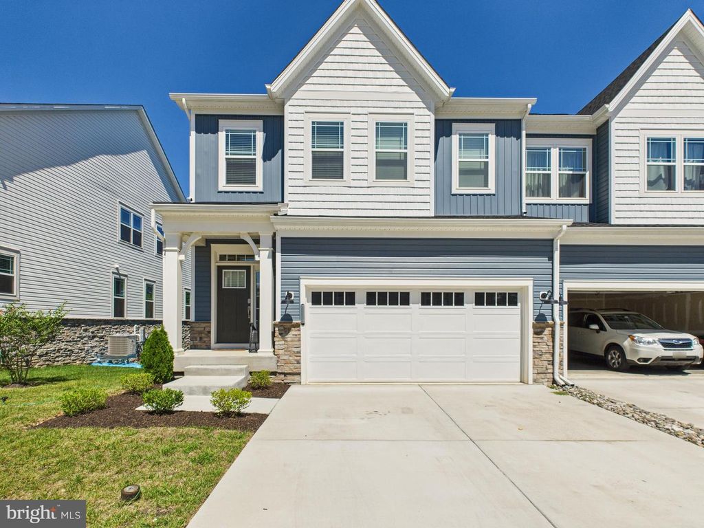 528 WATERSLANDING DR, Essex, MD 21221