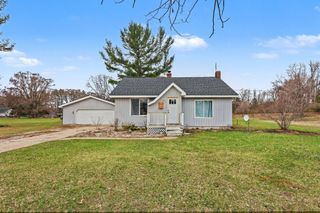 235 S 204th Avenue, Hesperia Vlg, MI 49421