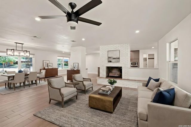 217 Gardenview, Castle Hills, TX 78213