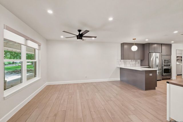217 Gardenview, Castle Hills, TX 78213