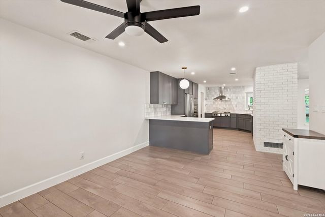 217 Gardenview, Castle Hills, TX 78213