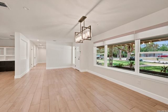 217 Gardenview, Castle Hills, TX 78213