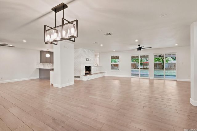 217 Gardenview, Castle Hills, TX 78213