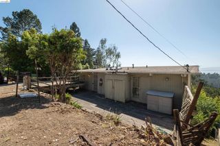 7279 Snake Rd, Oakland, CA 94611