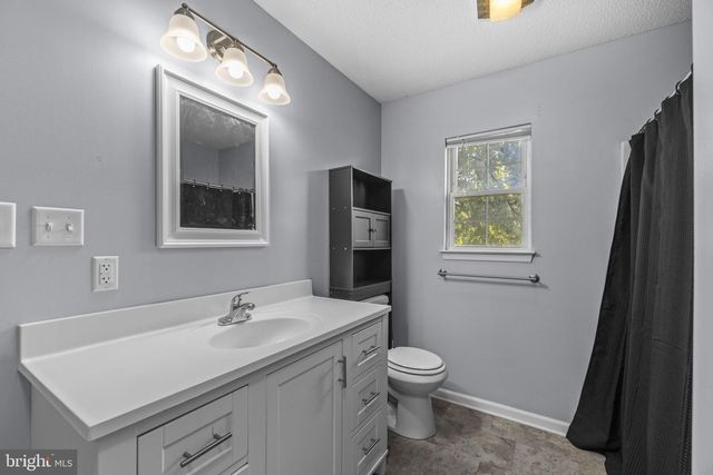 11 IDYLLWOOD DRIVE, Inwood, WV 25428