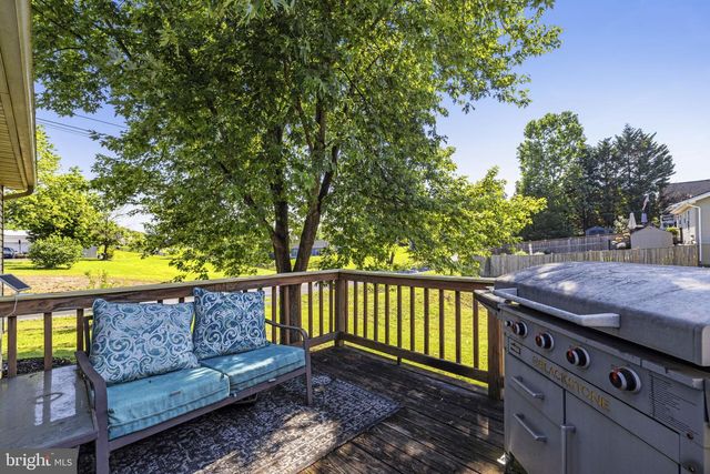 11 IDYLLWOOD DRIVE, Inwood, WV 25428