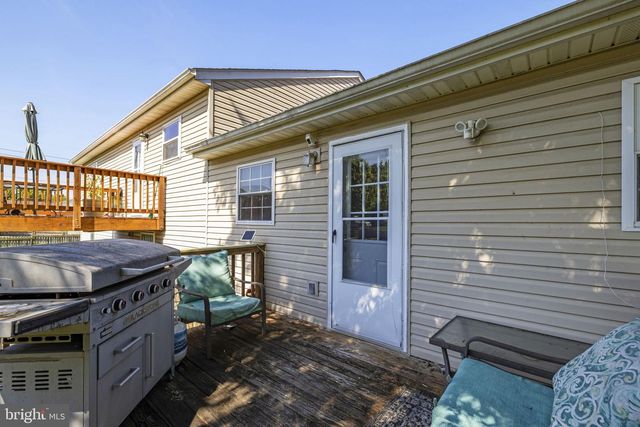 11 IDYLLWOOD DRIVE, Inwood, WV 25428