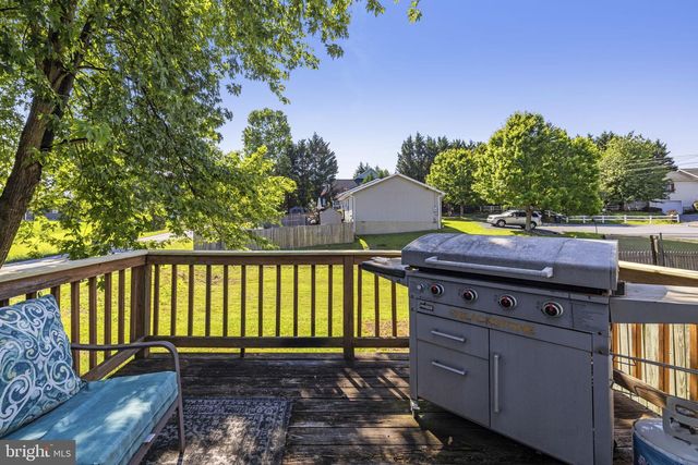 11 IDYLLWOOD DRIVE, Inwood, WV 25428