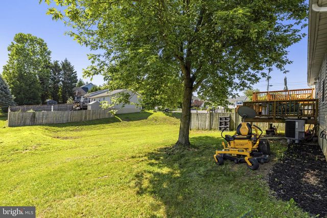 11 IDYLLWOOD DRIVE, Inwood, WV 25428