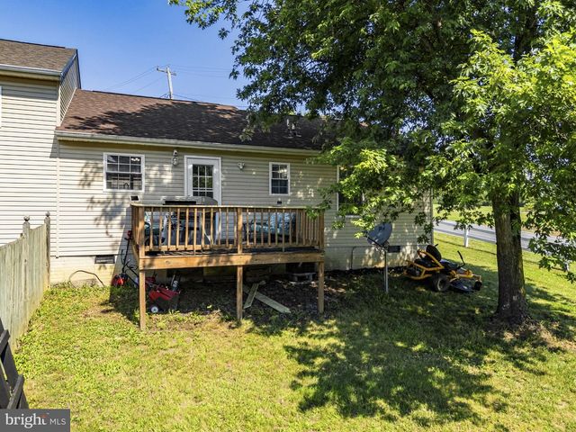 11 IDYLLWOOD DRIVE, Inwood, WV 25428