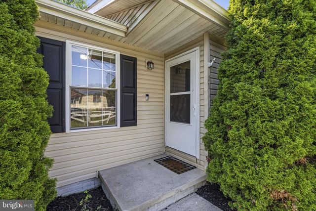 11 IDYLLWOOD DRIVE, Inwood, WV 25428