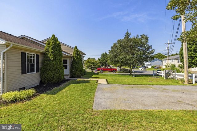 11 IDYLLWOOD DRIVE, Inwood, WV 25428