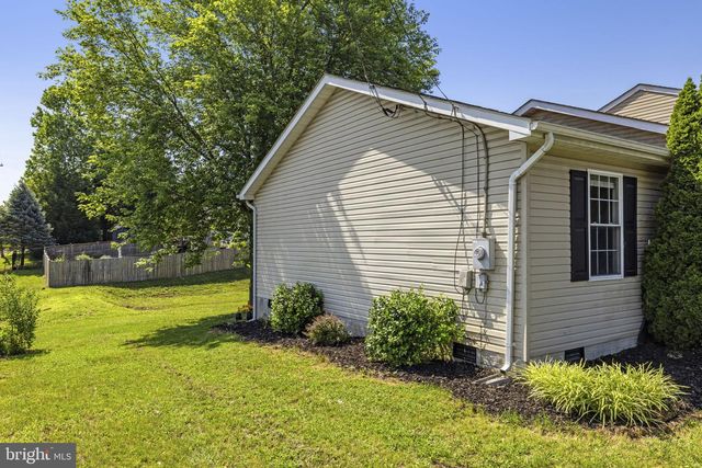 11 IDYLLWOOD DRIVE, Inwood, WV 25428