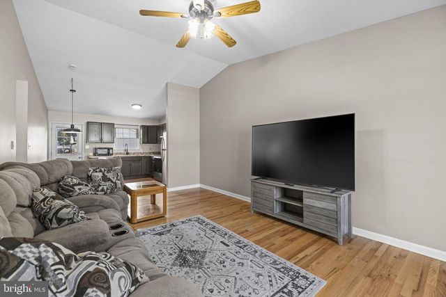 11 IDYLLWOOD DRIVE, Inwood, WV 25428