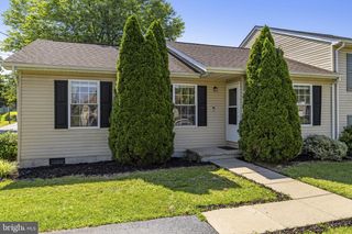 11 IDYLLWOOD DRIVE, Inwood, WV 25428