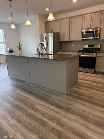 908 Cooper LN, Chesapeake, VA 23320