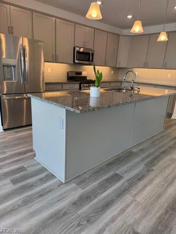 908 Cooper LN, Chesapeake, VA 23320