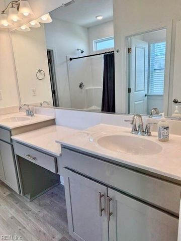 908 Cooper LN, Chesapeake, VA 23320