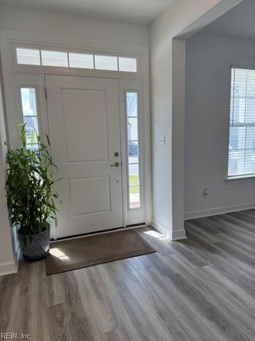 908 Cooper LN, Chesapeake, VA 23320