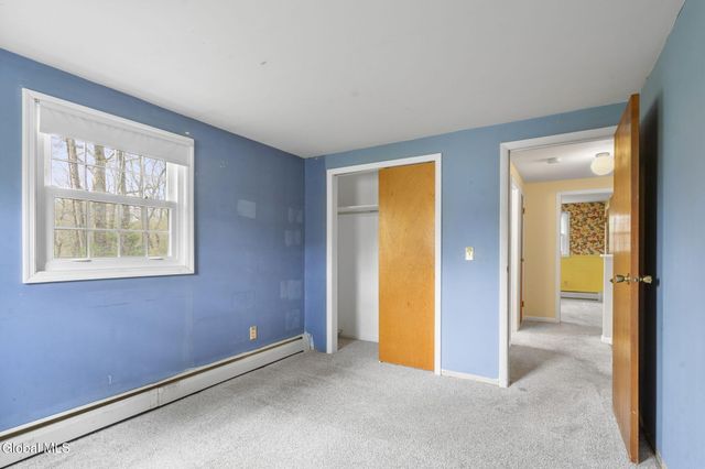 19 Glenwood Drive, Clifton Park, NY 12019