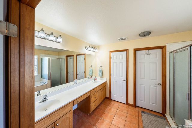 2680 County Road 342, La Vernia, TX 78121