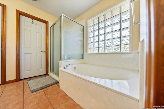 2680 County Road 342, La Vernia, TX 78121