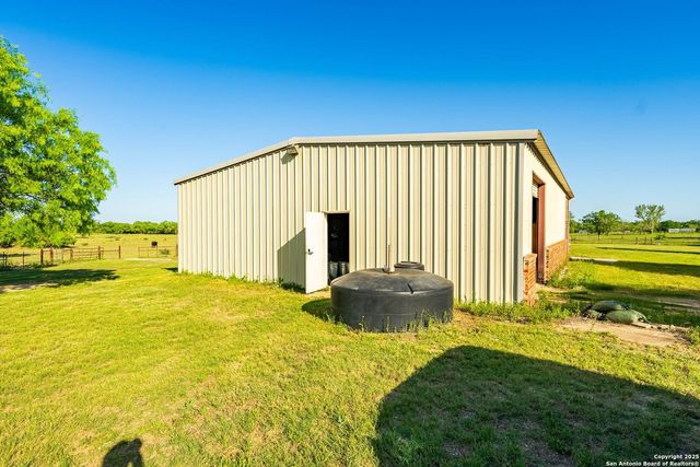 2680 County Road 342, La Vernia, TX 78121