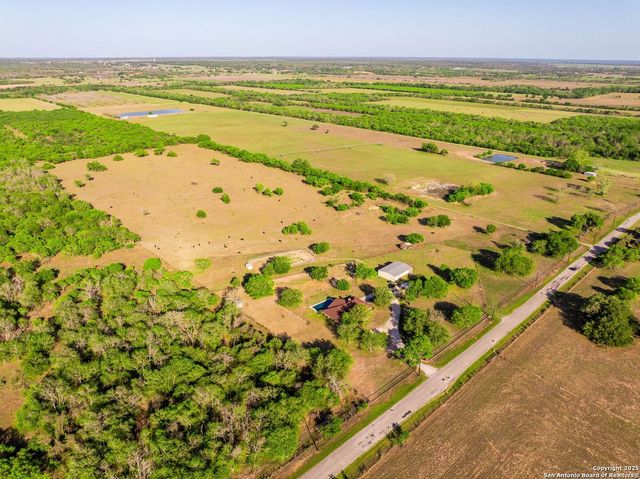2680 County Road 342, La Vernia, TX 78121