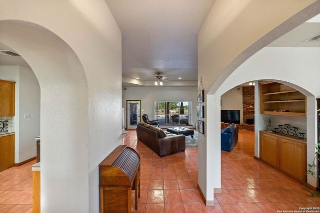 2680 County Road 342, La Vernia, TX 78121