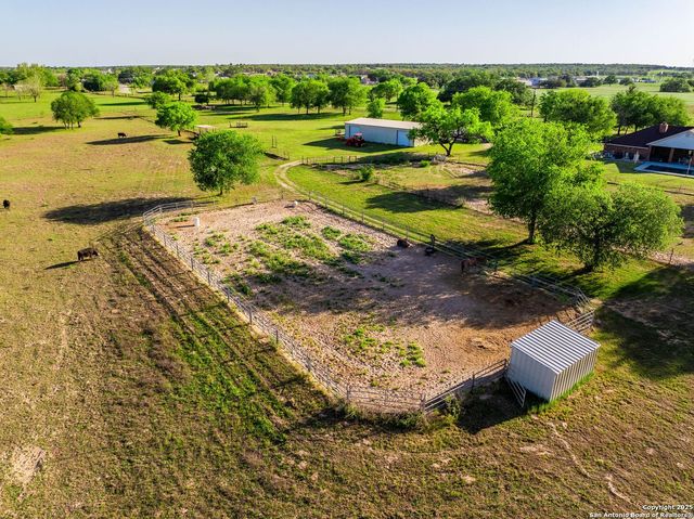 2680 County Road 342, La Vernia, TX 78121