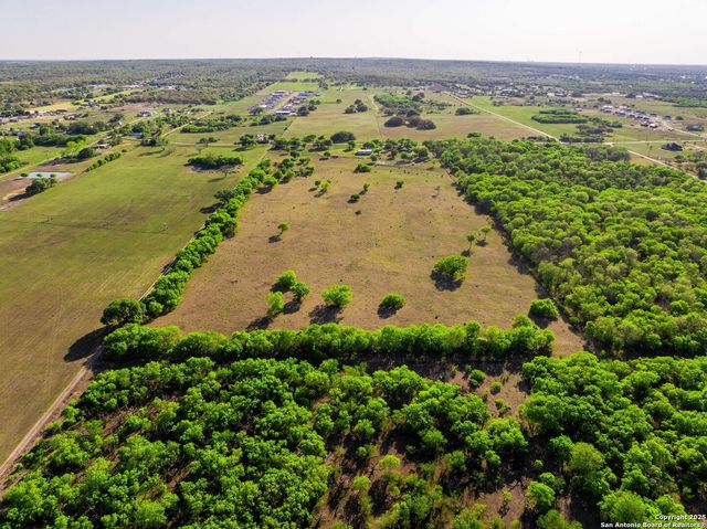 2680 County Road 342, La Vernia, TX 78121