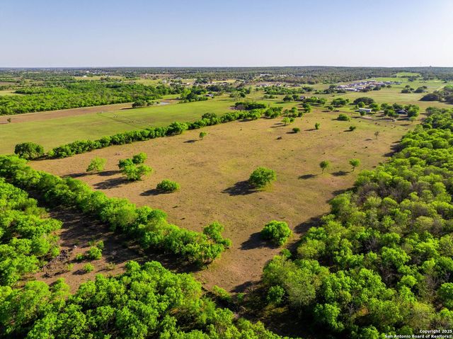 2680 County Road 342, La Vernia, TX 78121