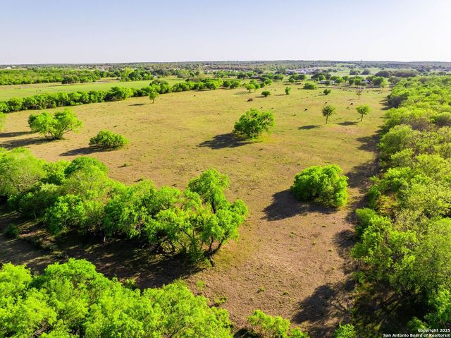 2680 County Road 342, La Vernia, TX 78121