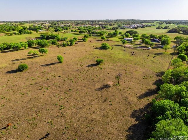 2680 County Road 342, La Vernia, TX 78121