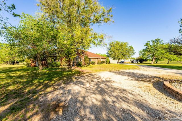 2680 County Road 342, La Vernia, TX 78121