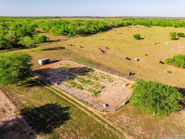 2680 County Road 342, La Vernia, TX 78121