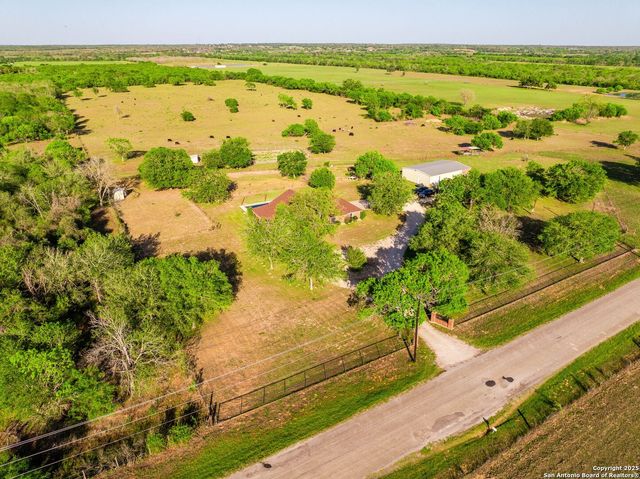 2680 County Road 342, La Vernia, TX 78121