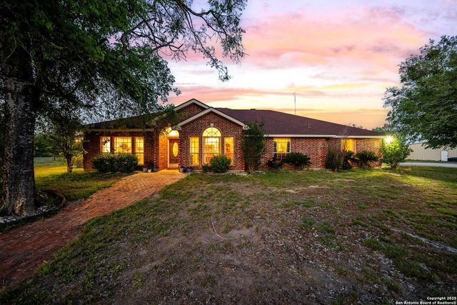 2680 County Road 342, La Vernia, TX 78121