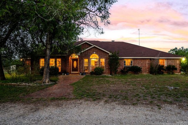 2680 County Road 342, La Vernia, TX 78121