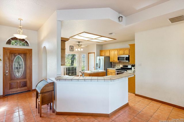 2680 County Road 342, La Vernia, TX 78121