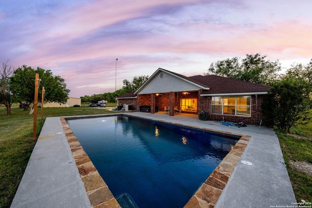 2680 County Road 342, La Vernia, TX 78121