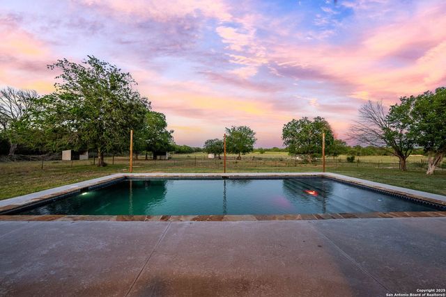 2680 County Road 342, La Vernia, TX 78121