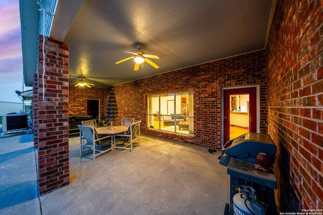 2680 County Road 342, La Vernia, TX 78121