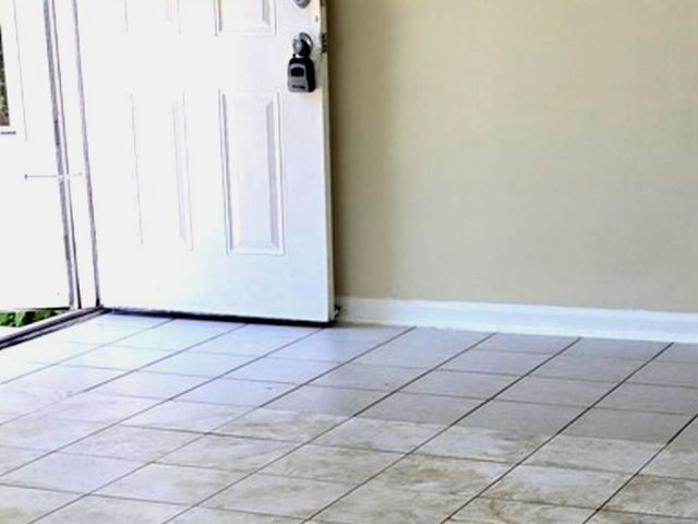 1751 Queensbury Circle, Hoffman Estates, IL 60169