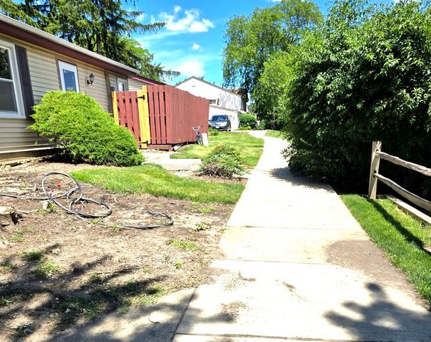 1751 Queensbury Circle, Hoffman Estates, IL 60169