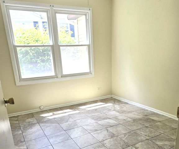 1751 Queensbury Circle, Hoffman Estates, IL 60169