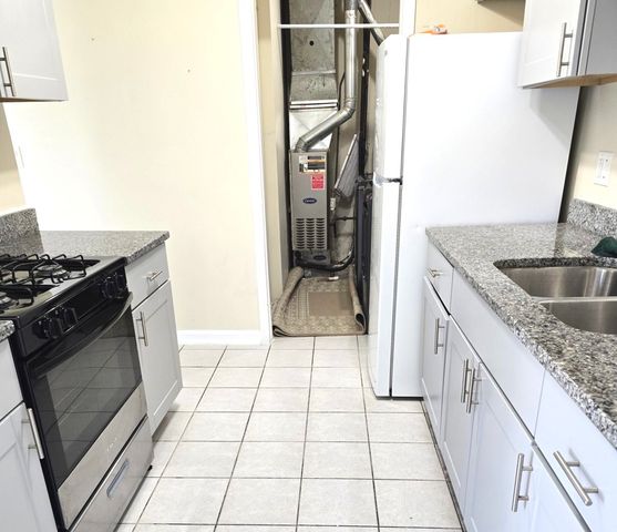1751 Queensbury Circle, Hoffman Estates, IL 60169