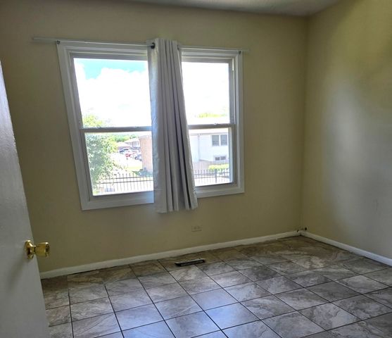 1751 Queensbury Circle, Hoffman Estates, IL 60169