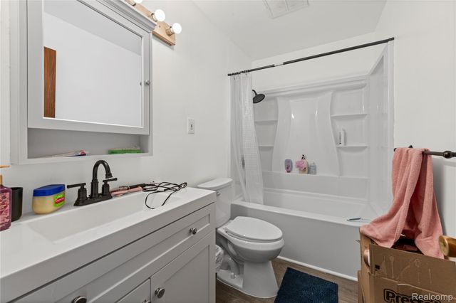 9627 Merriman Road, Livonia, MI 48150